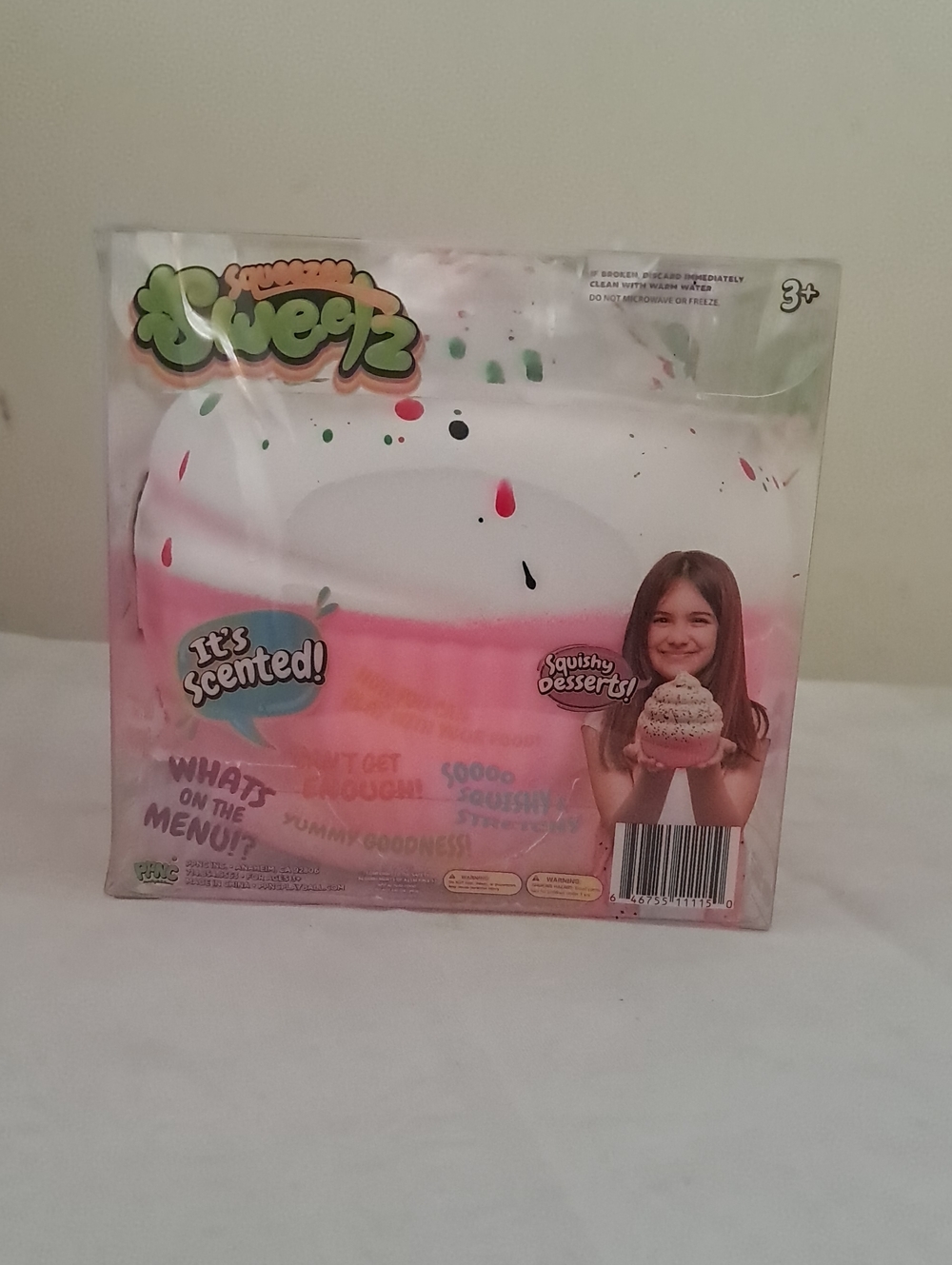 Squishy Sweetz Scented Dessert Toy - Pink & White